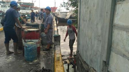 Tumpahan Minyak PT Nagamas, Polres Dumai Bertindak